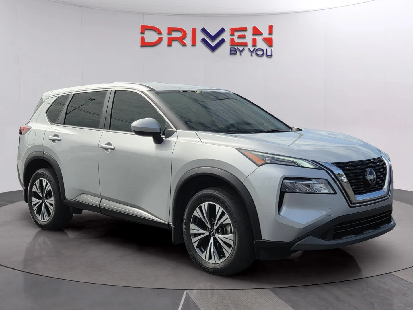 Used 2023 Brilliant Silver Metallic Nissan SV image 7