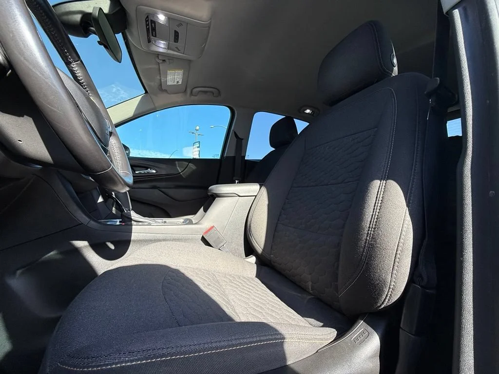 Used 2021 IRIDESCENT PEARL TRICOAT Chevrolet LT image 33