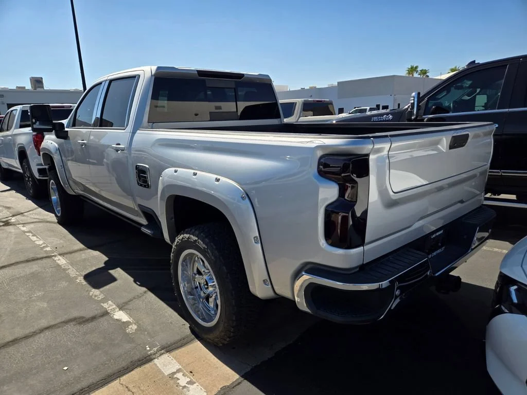 Used 2022 Silver Ice Metallic Chevrolet LT image 2