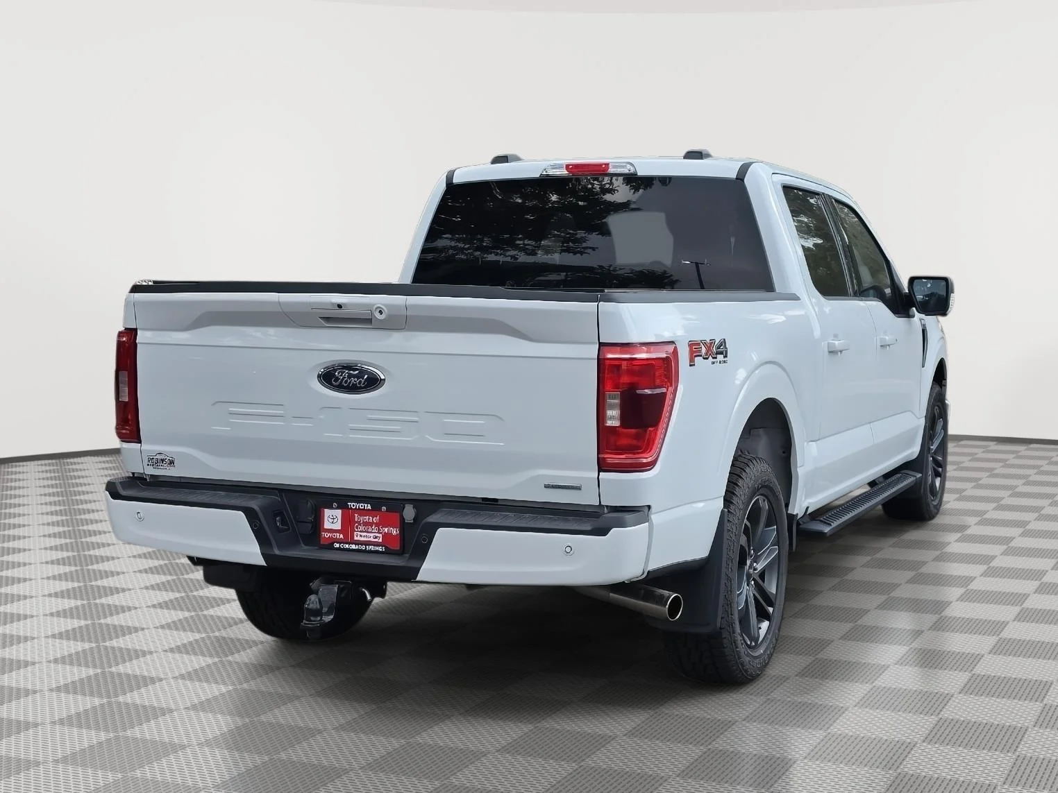 Used 2023 Oxford White Ford XLT image 12