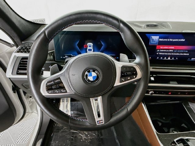 Used 2024 White Metallic BMW M60i image 11