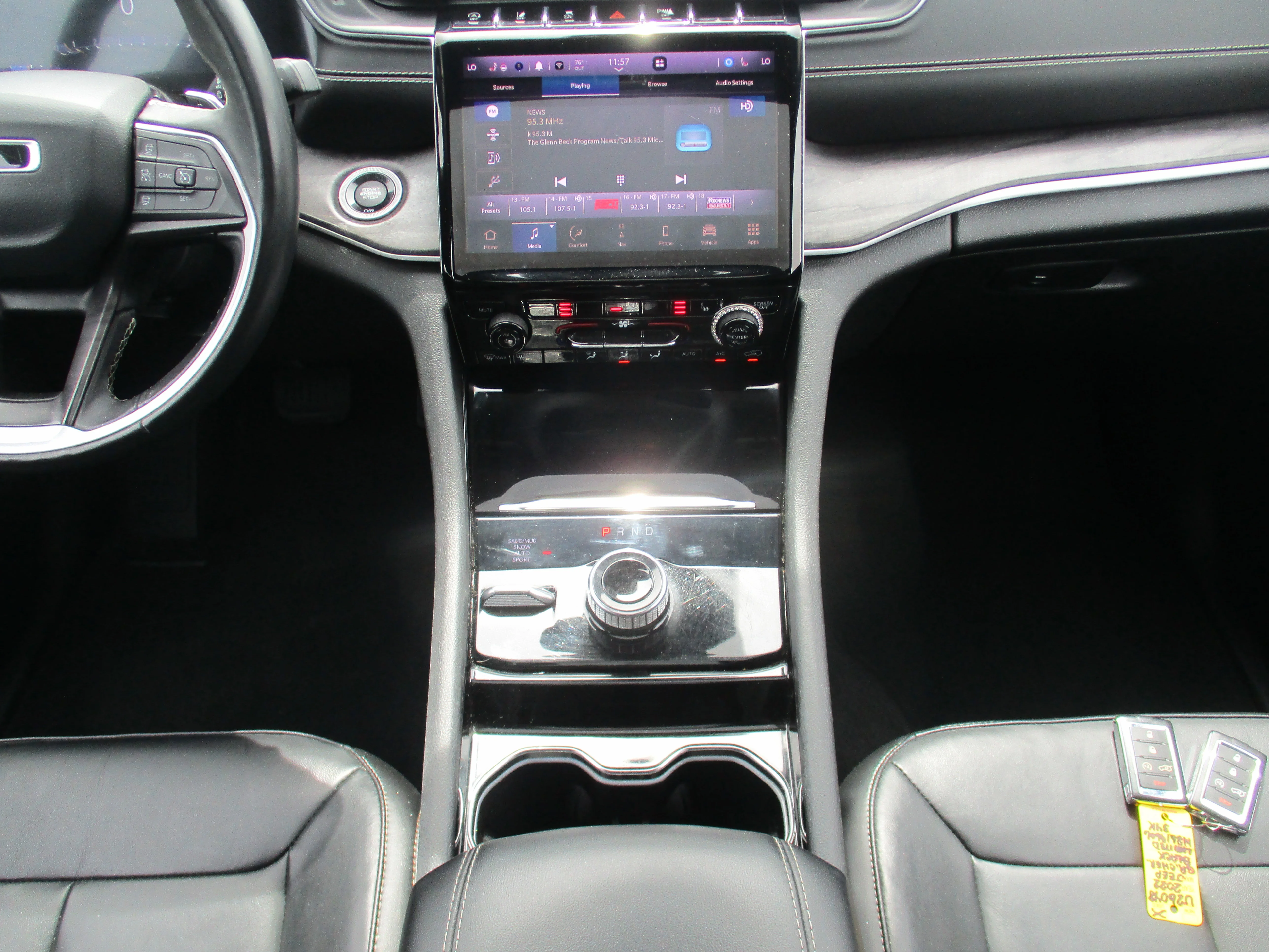 Certified Used 2022 Diamond Black Crystal Pearlcoat Jeep Limited image 14