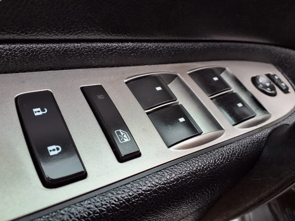 Used 2012 SILVER ICE METALLIC Chevrolet LT image 23