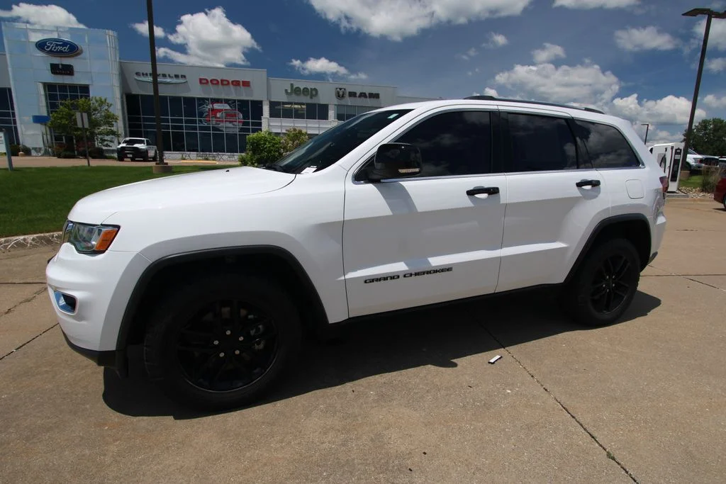 Used 2021 Bright White Clearcoat Jeep Limited image 18