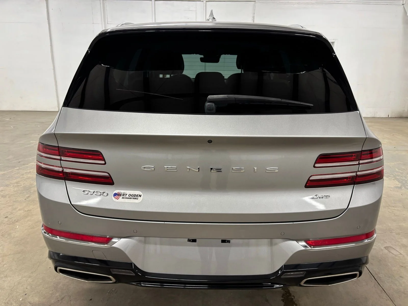 Used 2023 Silver Genesis 2.5T image 7