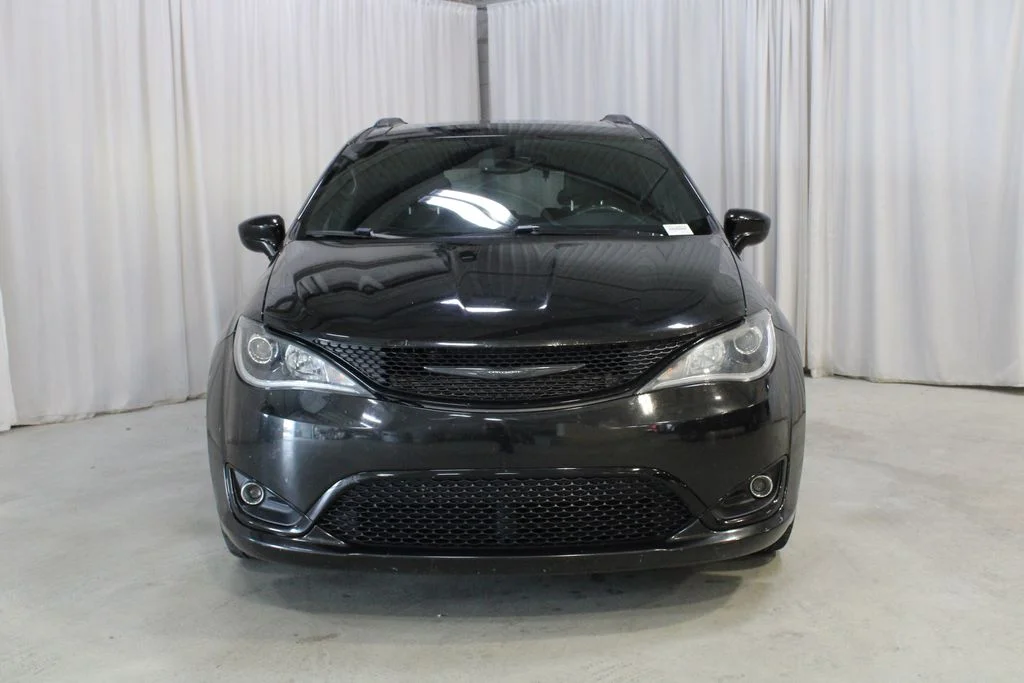 Used 2019 Black Chrysler Touring L Plus image 36