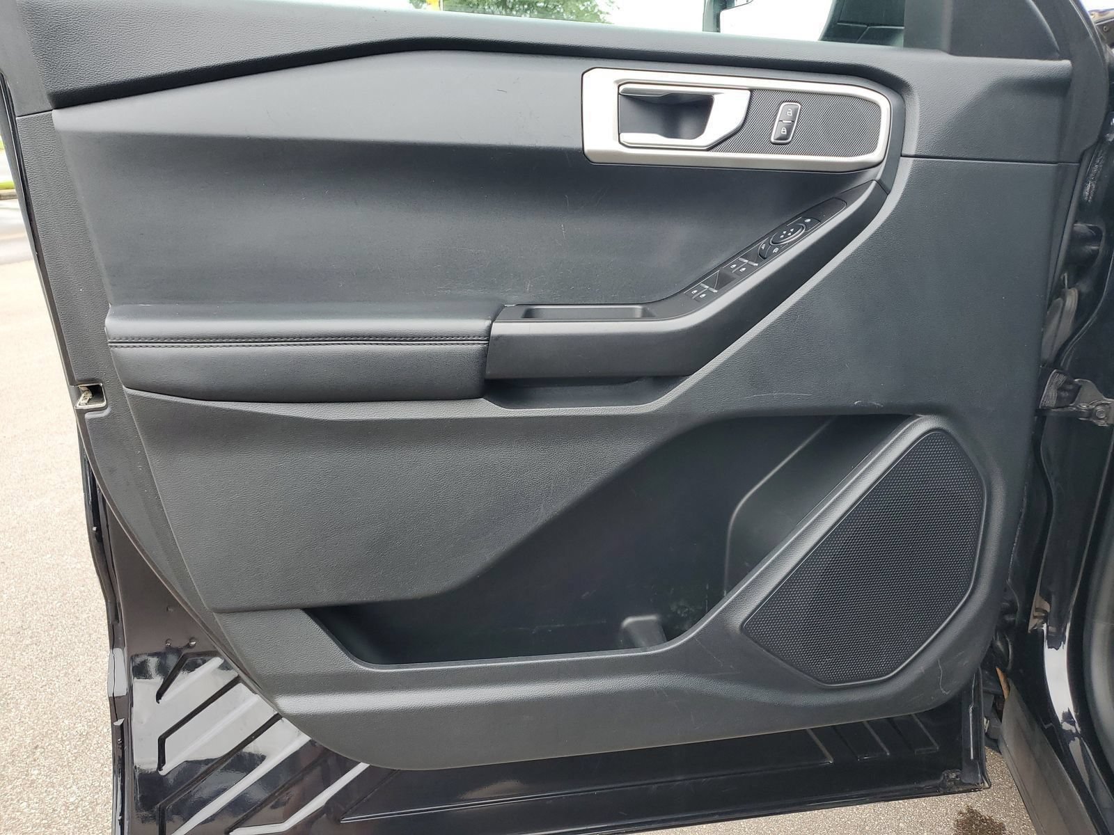 Used 2020 Black Ford Base image 9