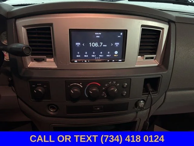 Used 2006 Brilliant Black Crystal Pearl Dodge SLT image 29