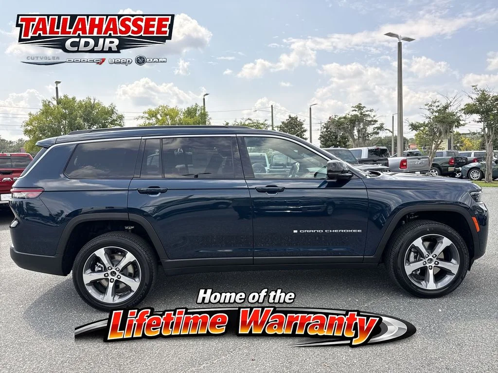 New 2026 Fathom Blue Pearl-Coat Exterior Paint Jeep Limited image 2