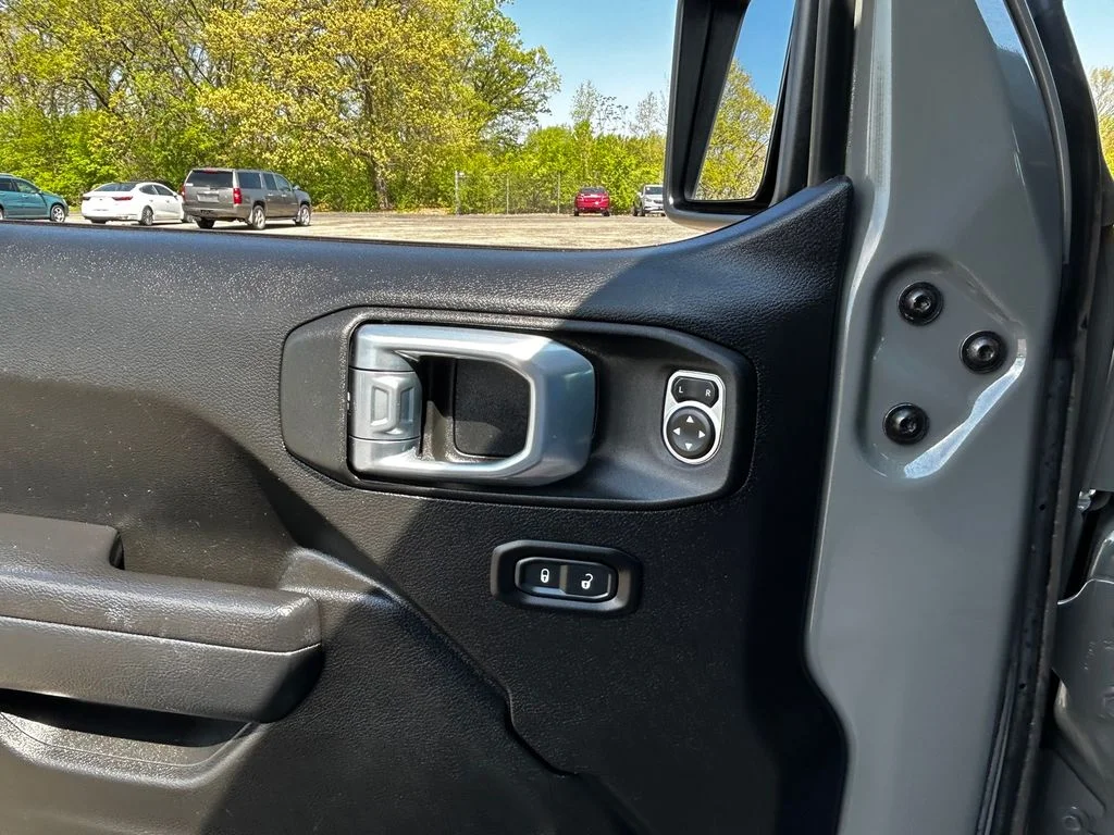 Used 2023 Gray Jeep Rubicon 4xe image 23