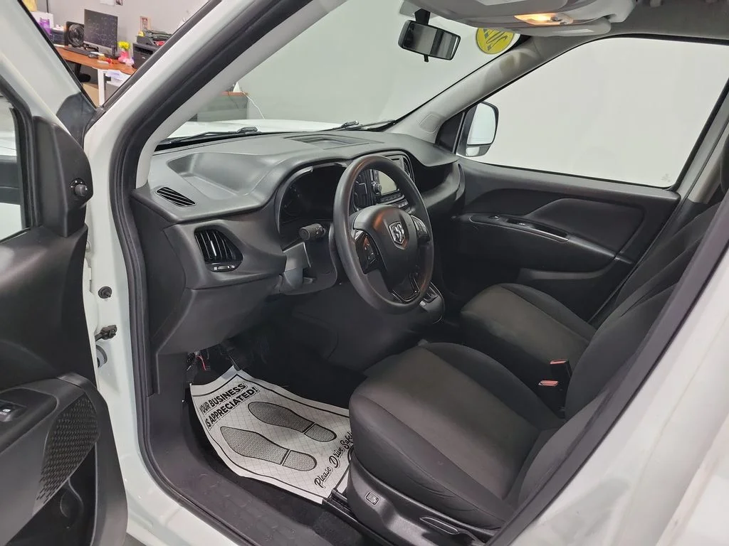 Used 2022 White Ram Base image 21