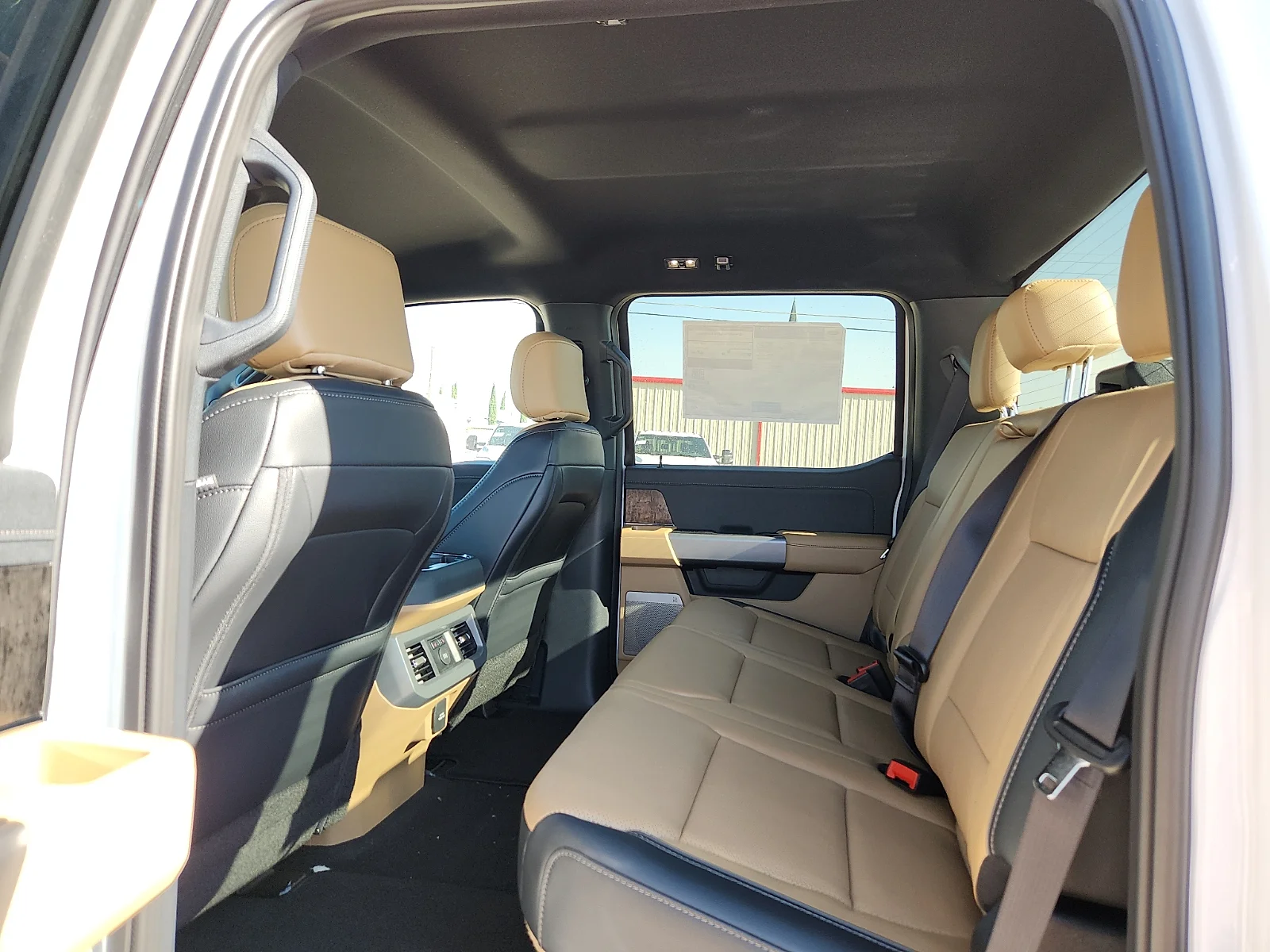 New 2026 Oxford White Ford Lariat image 18