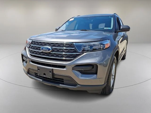 Used 2022 Gray Ford XLT image 4