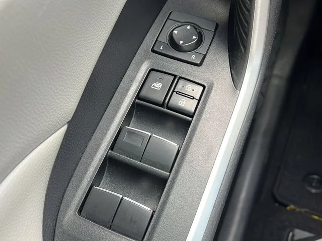Used 2021 Gray Toyota XLE Premium image 20