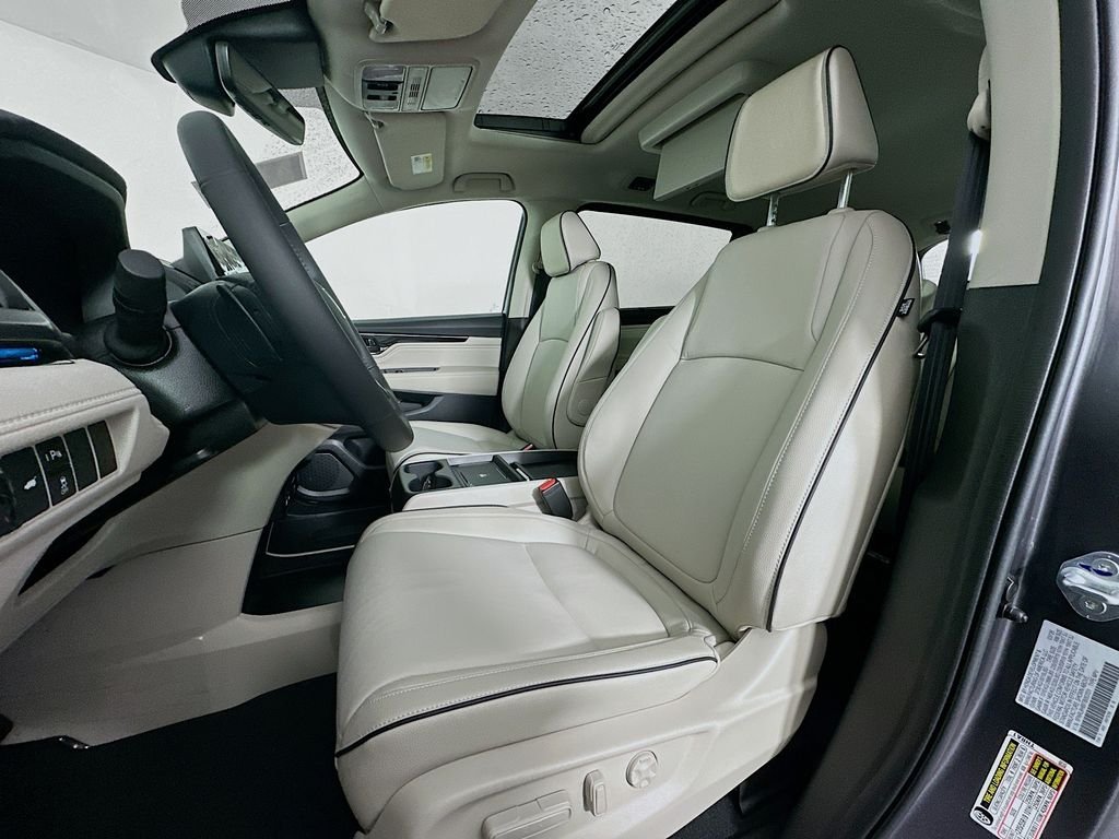 New 2026 Modern Steel Metallic Honda Touring image 21