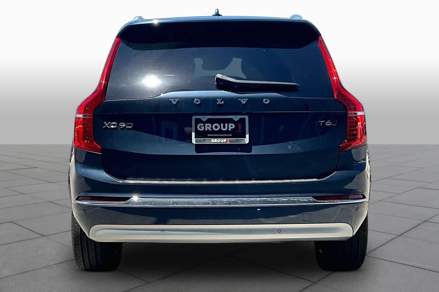 Used 2022 Denim Blue Metallic Volvo Inscription image 5