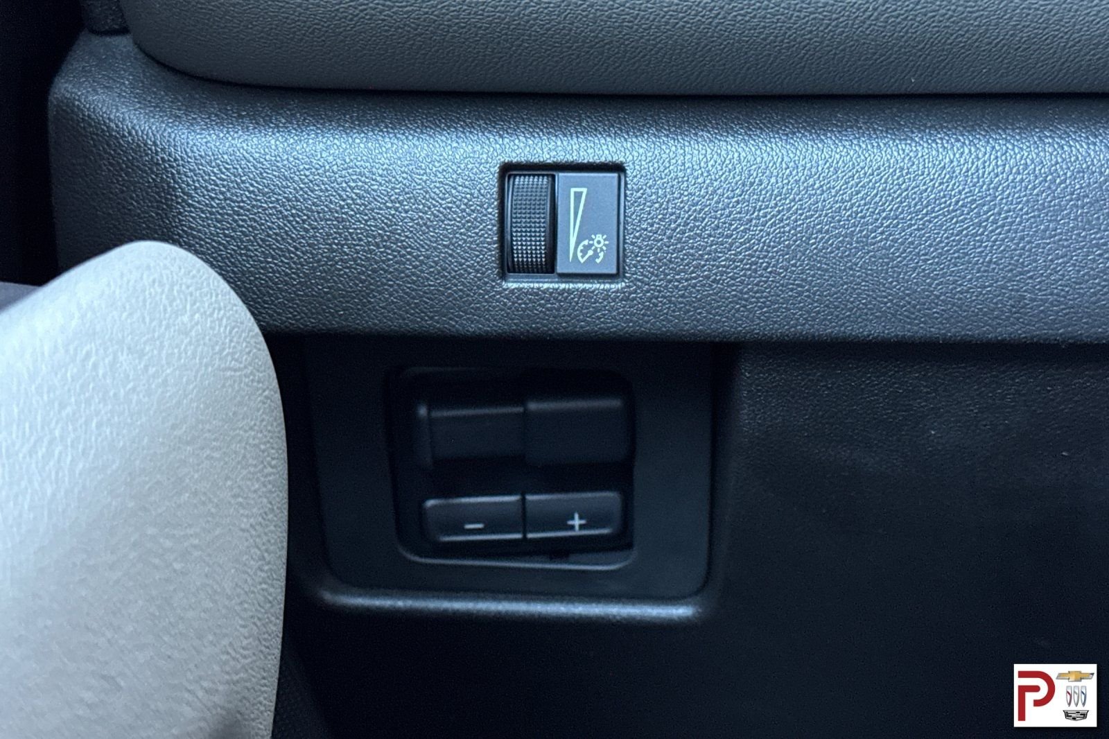 Used 2024 White Chevrolet ZR2 image 29