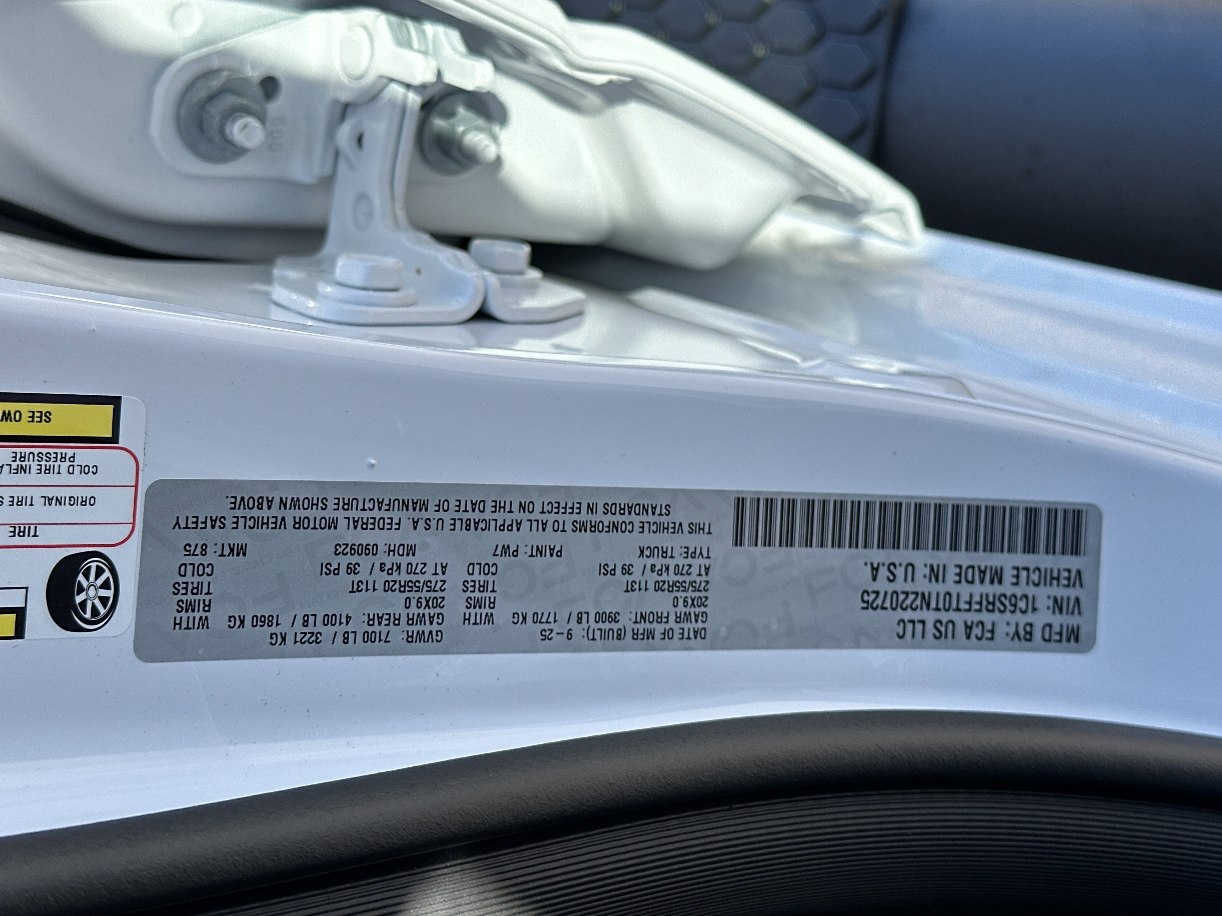 New 2026 Bright White Clear-Coat Exterior Paint RAM Big Horn/Lone Star image 32