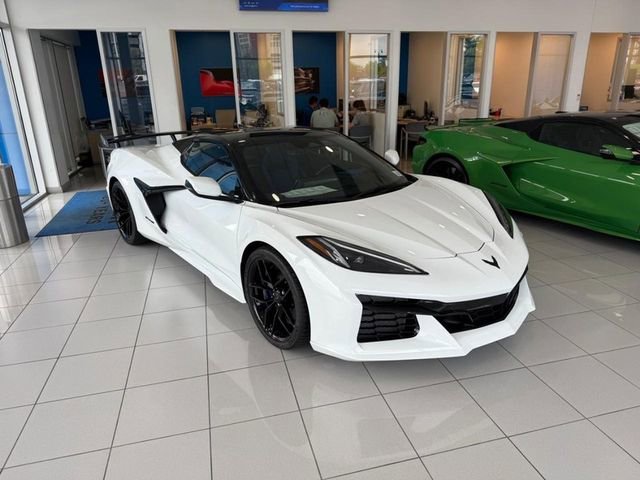 New 2026 Arctic White Chevrolet 3LZ image 2