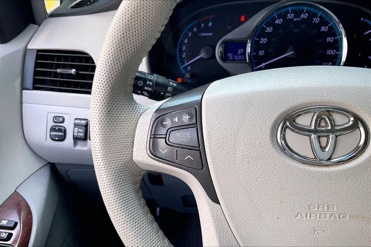 Used 2014 Silver Sky Metallic Toyota XLE image 26