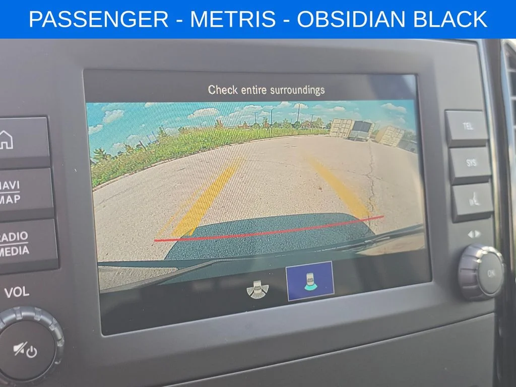 Used 2023  Mercedes-Benz Passenger image 25