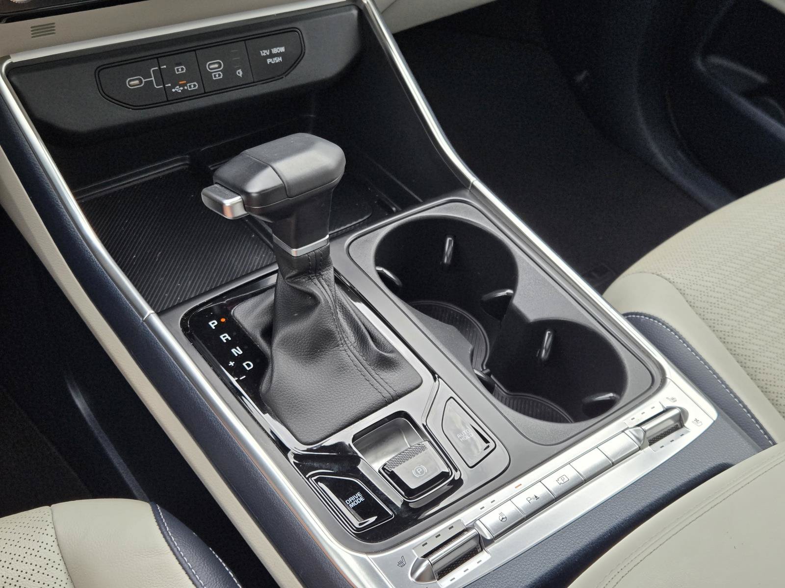 2025 Kia Carnival SX Prestige - Photo 30
