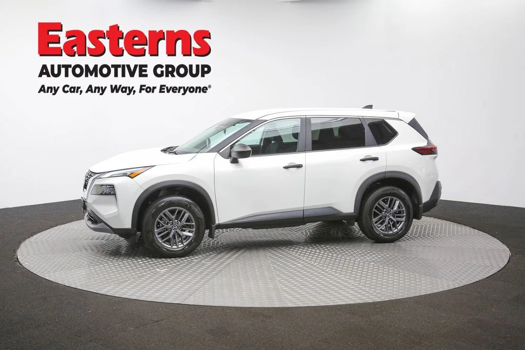 Used 2023 White Nissan S image 58