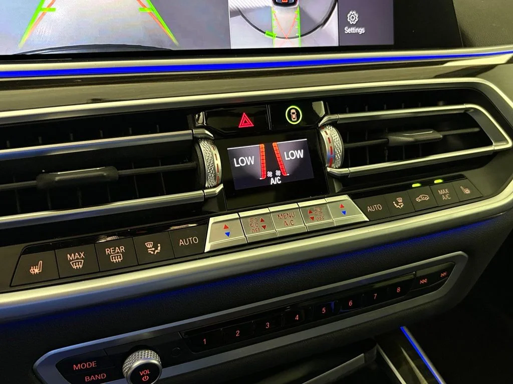 Used 2020 Black BMW sDrive40i image 27