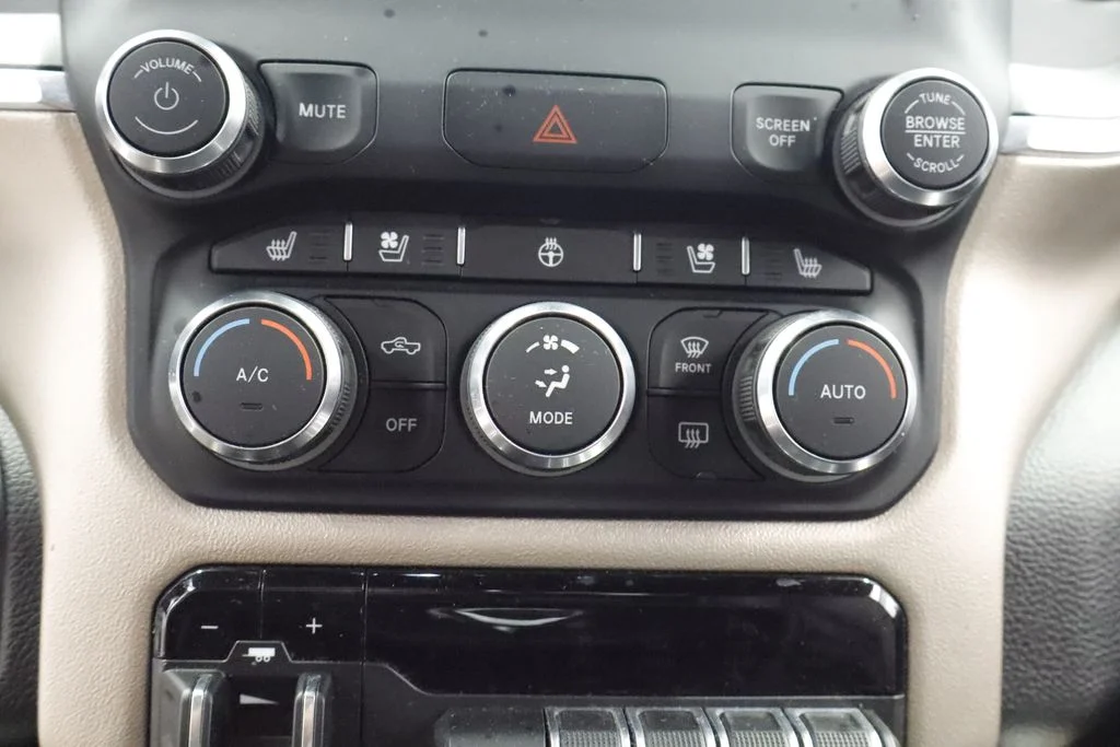 Certified Used 2019 Blue Ram Laramie image 34