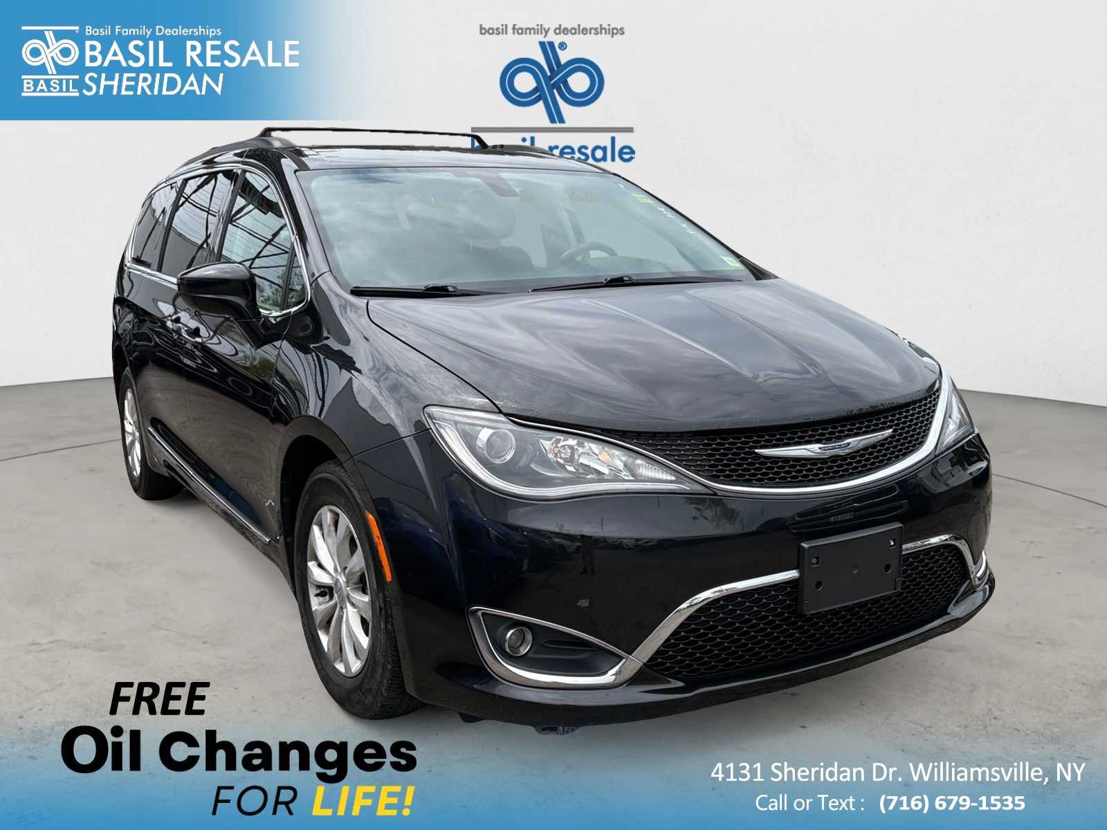 2017 Chrysler Pacifica Touring-L's photo