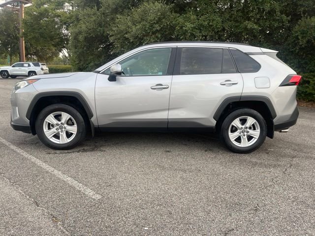 Used 2019 Silver Toyota XLE image 5
