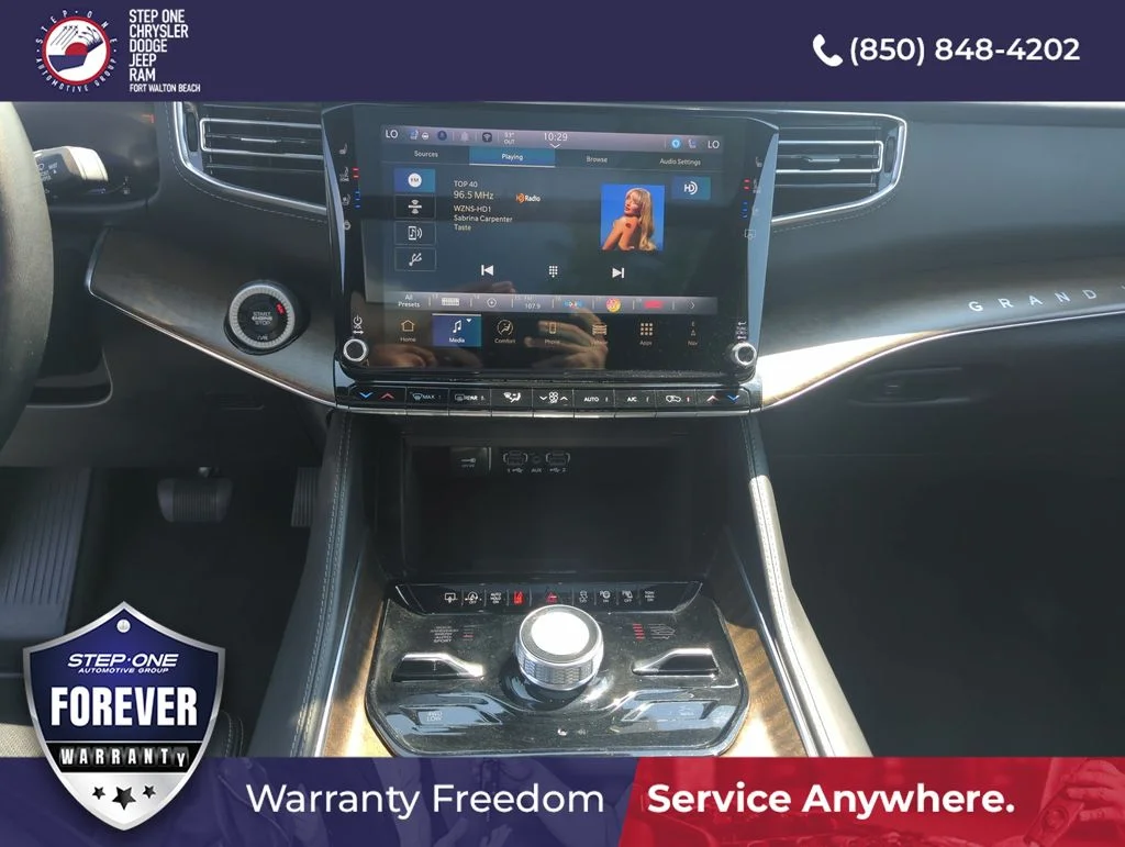 Used 2024 Black Jeep Base image 24