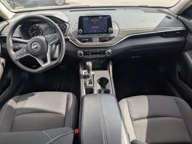 Used 2025 Silver Nissan 2.5 SV image 15