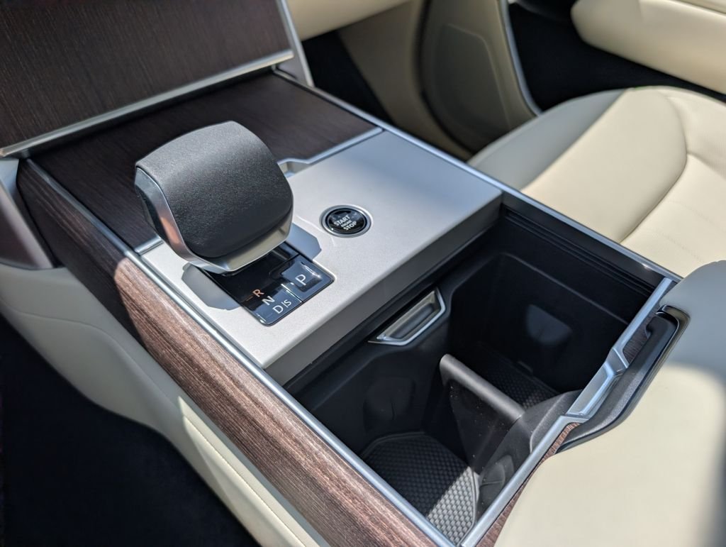 New 2026 Varesine Blue Land Rover SE image 16
