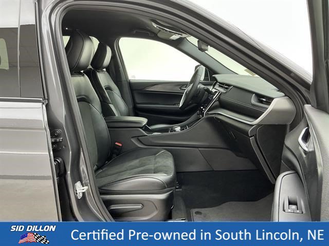 Used 2025 Baltic Gray Metallic Clearcoat Jeep Altitude image 24