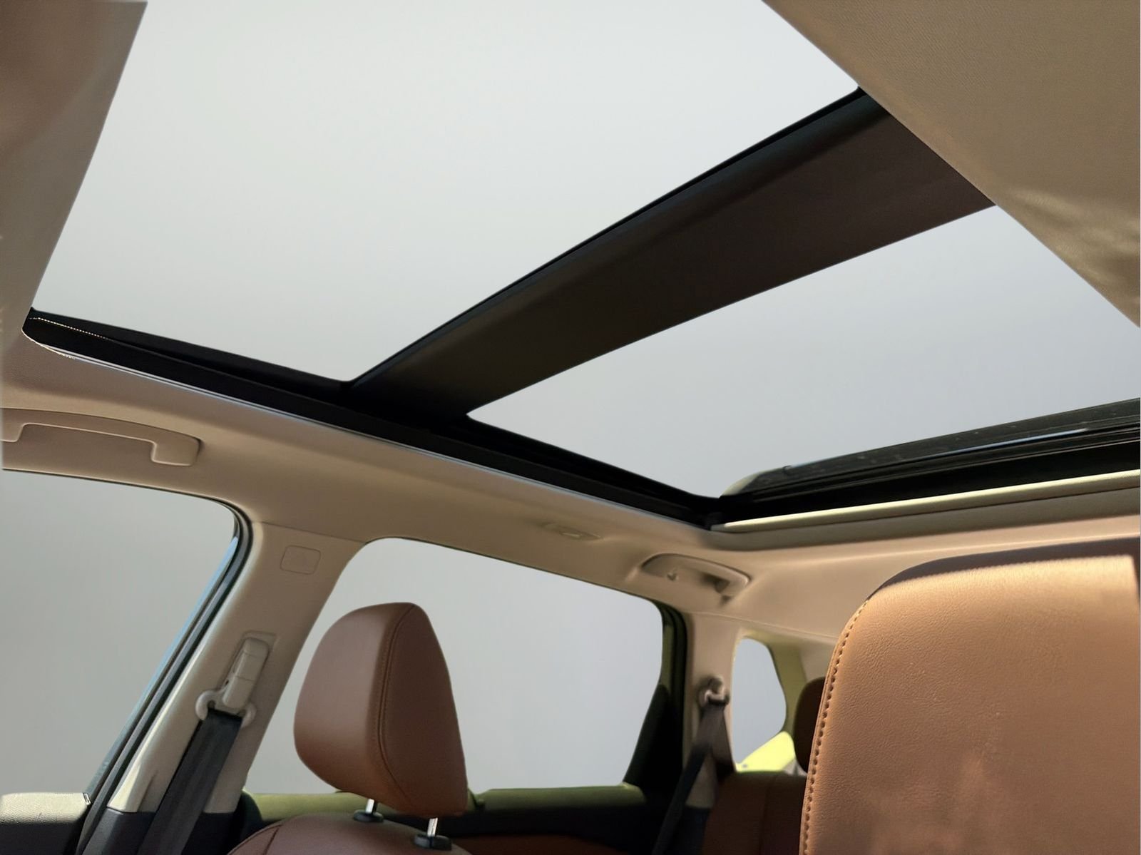New 2026 Gray Nissan Platinum image 31