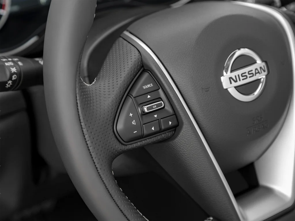 Used 2022 Gray Nissan Platinum image 43