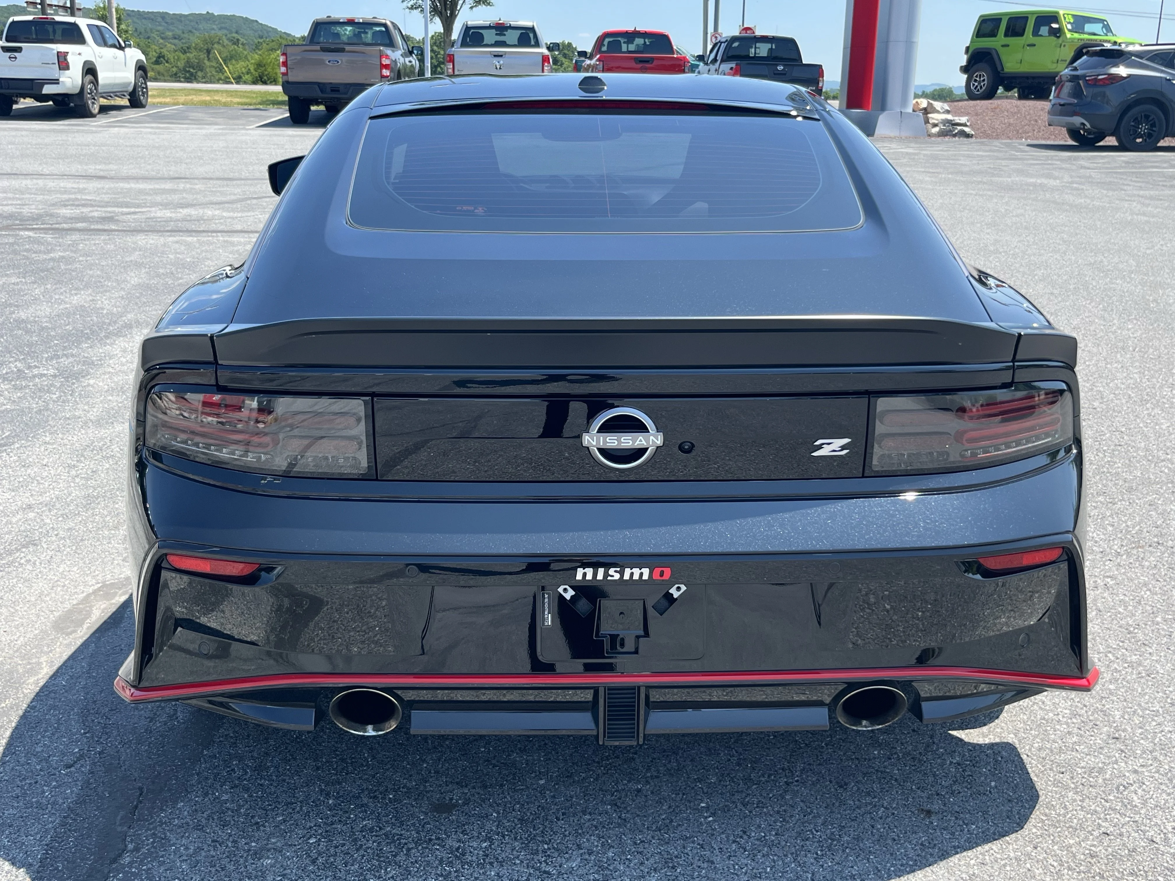 Used 2024 Black Diamond Pearl Nissan NISMO image 5