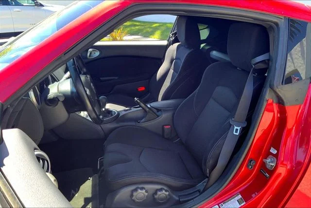 Used 2020 Passion Red Nissan Base image 23