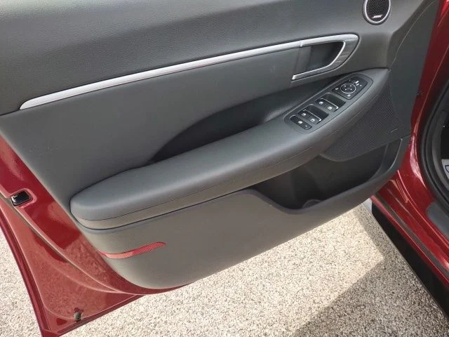 Used 2023 Red Hyundai SEL Plus image 10