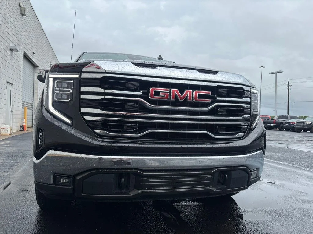 Used 2025 Black GMC SLT image 42