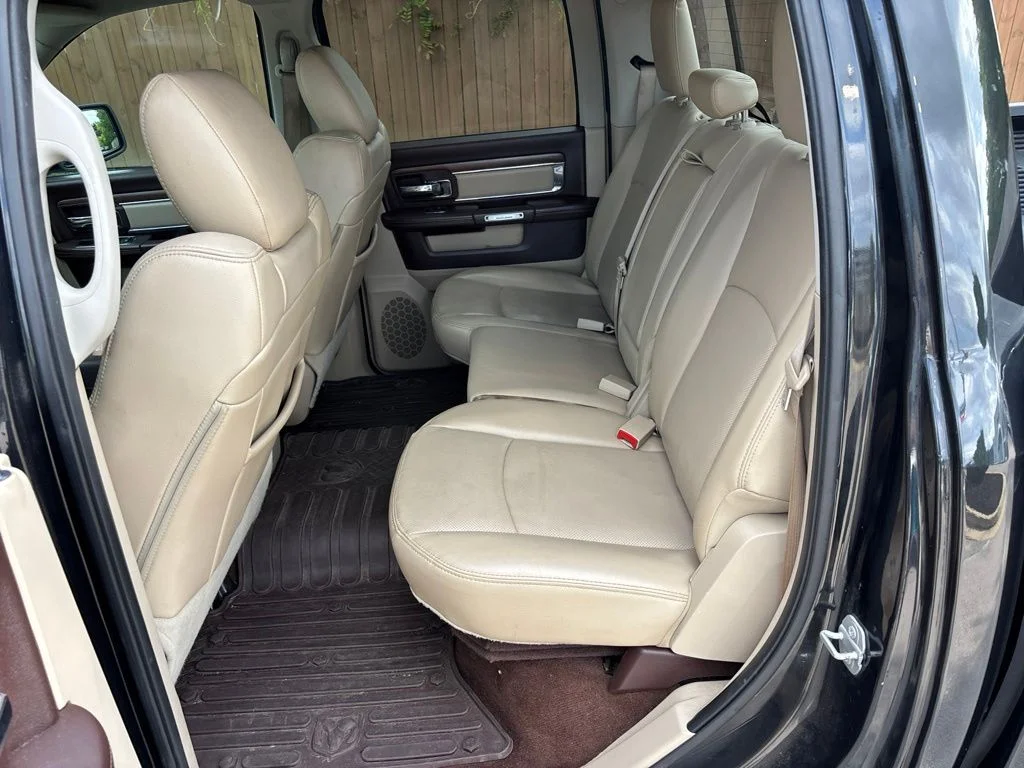 Used 2016 Brilliant Black Crystal Pearlcoat Ram Laramie image 9