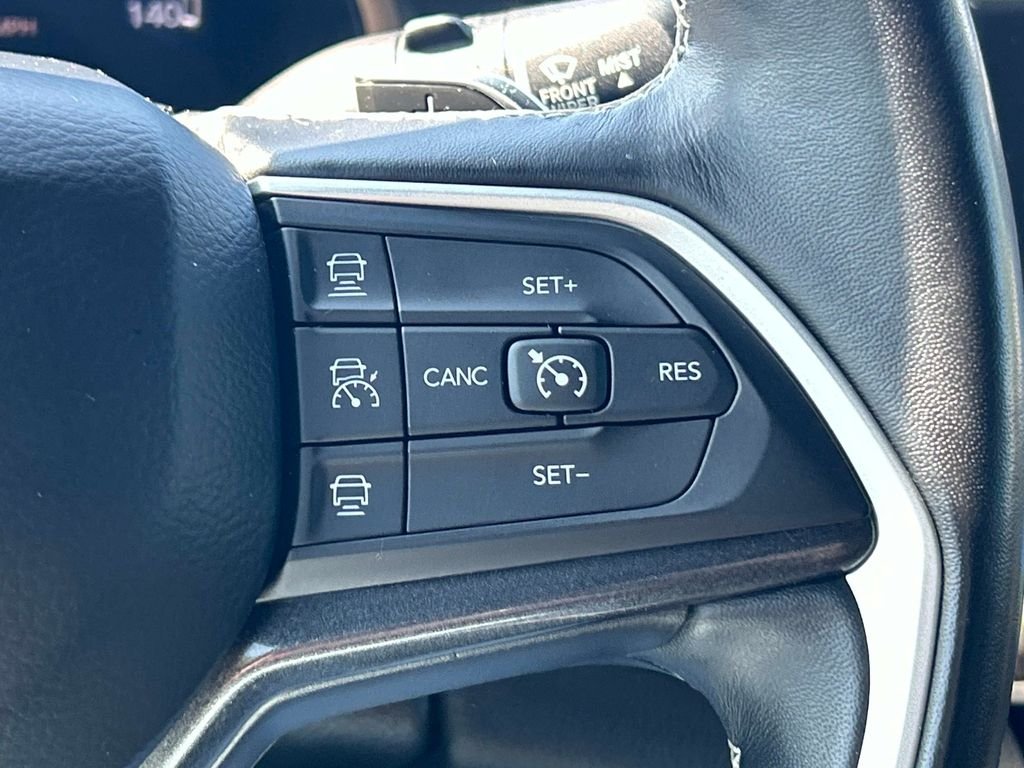 Used 2021 White Jeep Altitude image 22