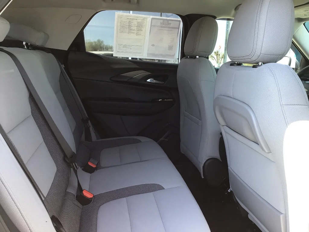 Used 2022 Summit White Chevrolet LT image 7