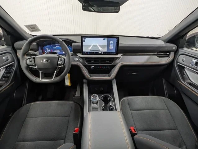 New 2026 Carbonized Gray Metallic Ford Tremor® image 31