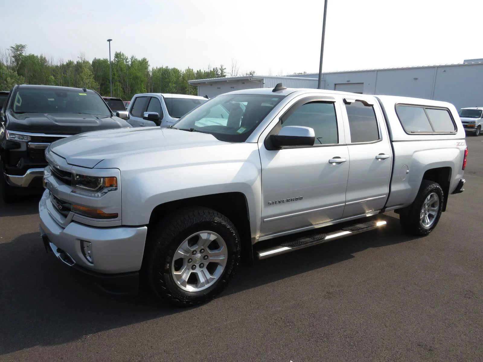 Used 2019 SILVER ICE METALLIC Chevrolet LT image 14