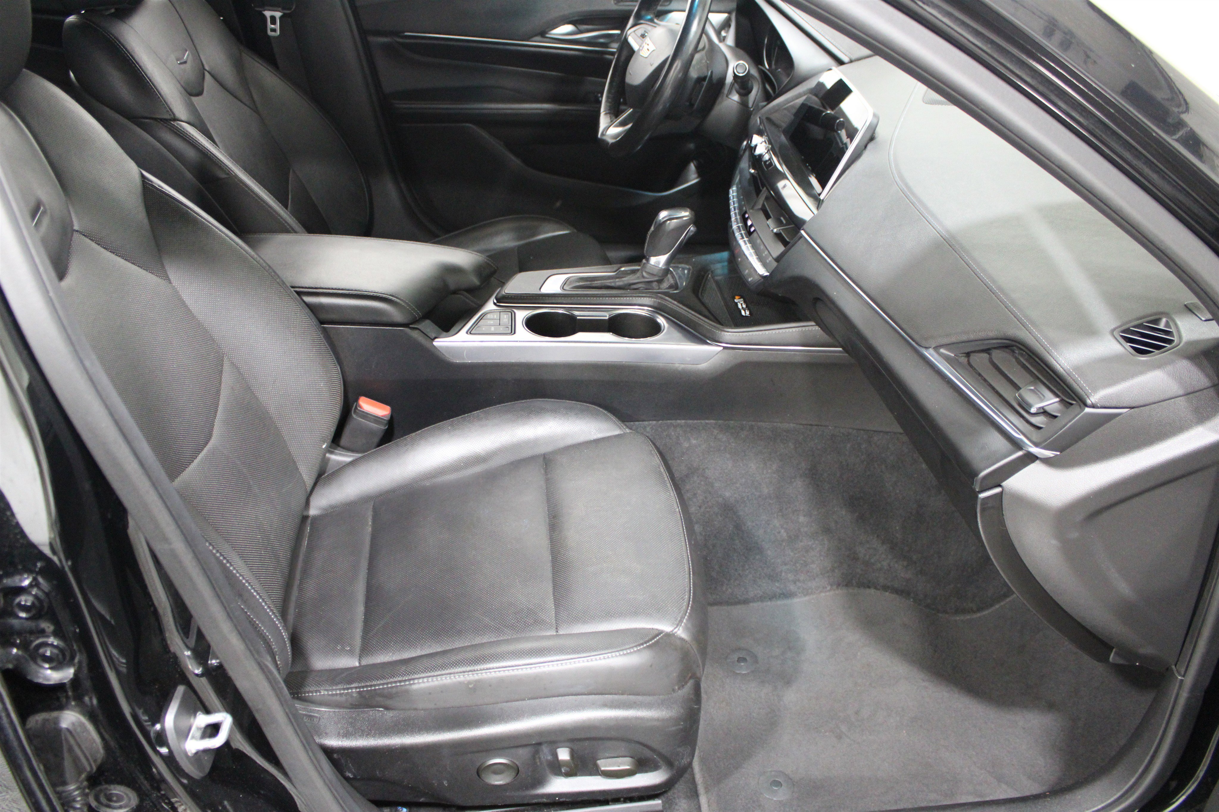 Used 2020 Black Raven Cadillac Premium Luxury image 28