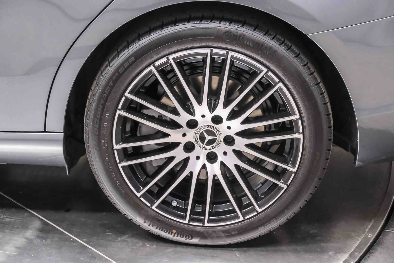 New 2026 Selenite Grey Metallic Mercedes-Benz C 300 image 9
