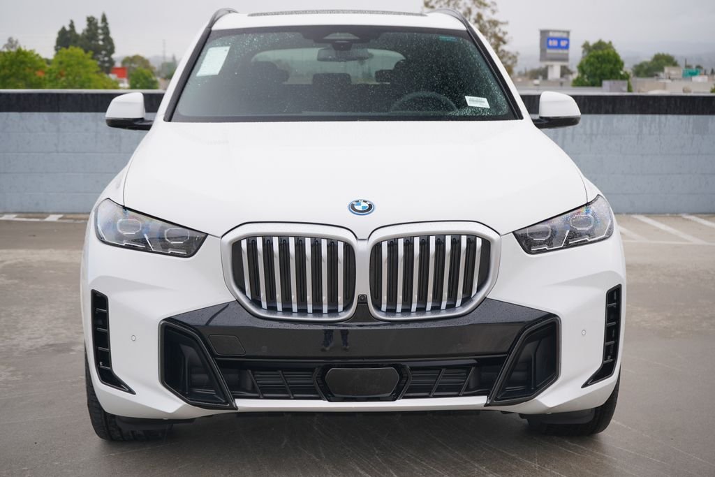 New 2026 Alpine White BMW xDrive50e image 2