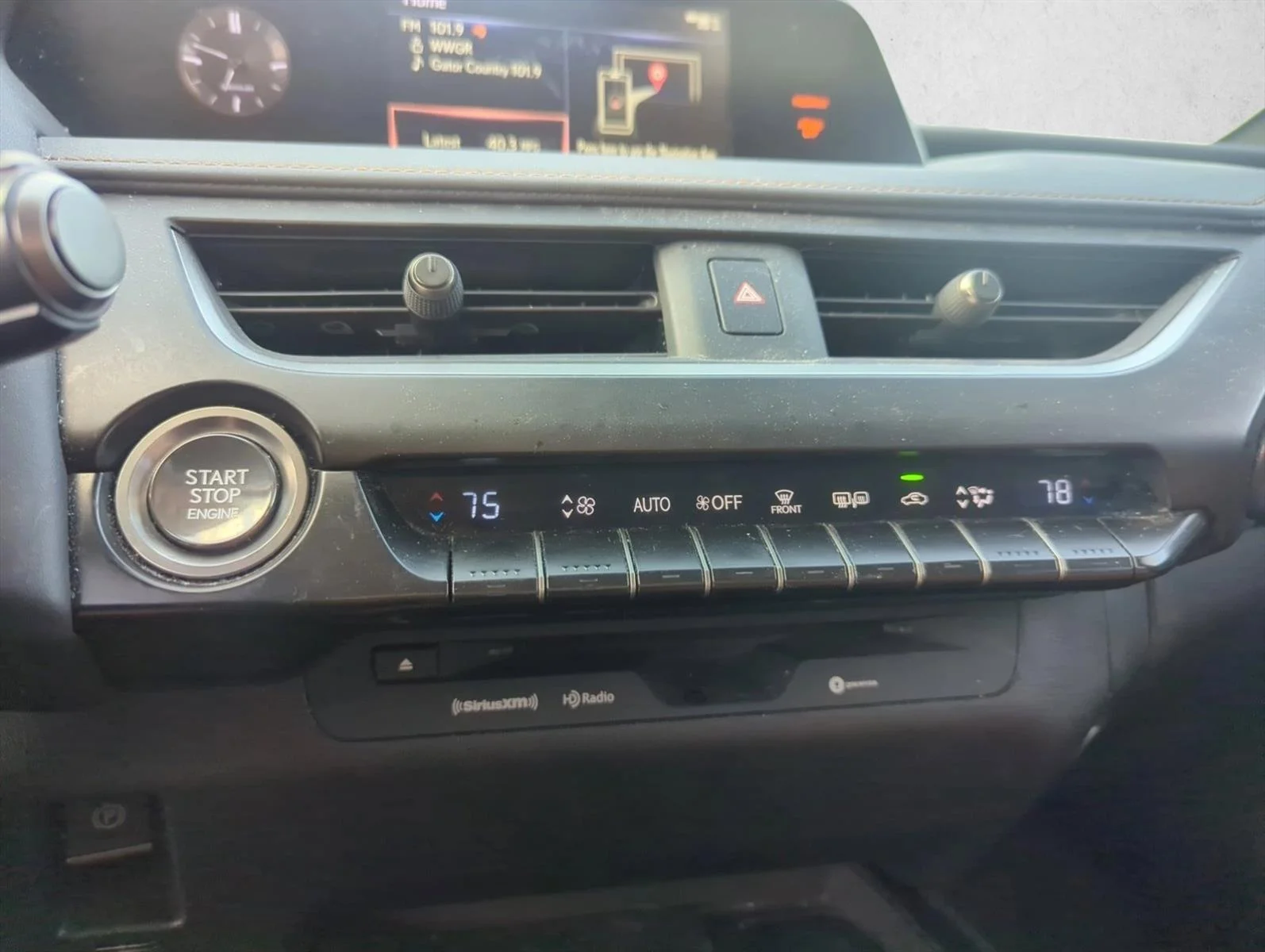 Used 2020 Obsidian Lexus UX 200 image 16